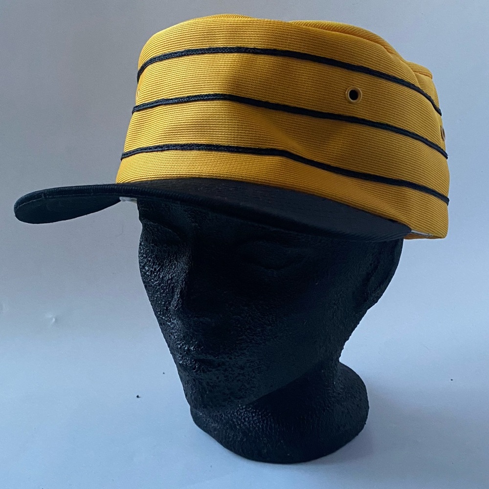 Vintage 1970's Pittsburgh Pirates Style
MLB Padres Type Hat